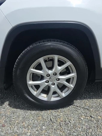 2015 Jeep Cherokee Latitude - miniatura 8