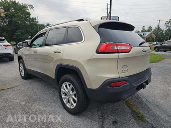 2015 Jeep Cherokee Latitude – miniatura 2