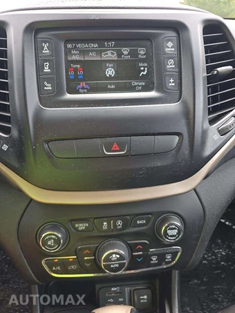 2015 Jeep Cherokee Latitude - miniatura 27