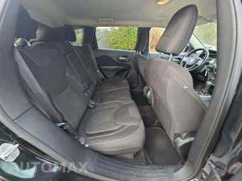 2015 Jeep Cherokee Latitude - miniatura 16
