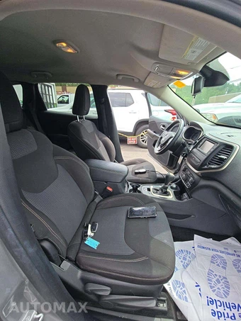 2015 Jeep Cherokee Latitude – miniatura 18