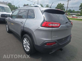 2015 Jeep Cherokee Latitude – miniatura 2