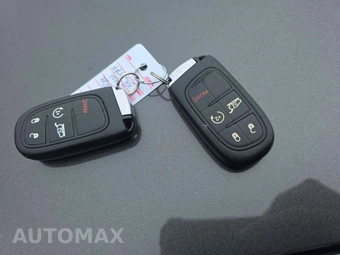 2015 Jeep Cherokee Latitude - miniatura 3