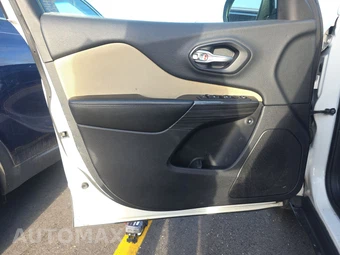2015 Jeep Cherokee Latitude - miniatura 16