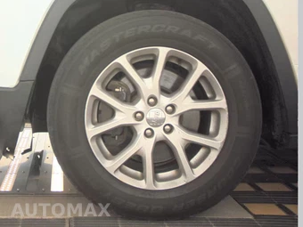 2015 Jeep Cherokee Latitude - miniatura 4