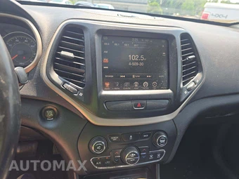 2015 Jeep Cherokee Limited – miniatura 10