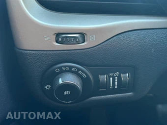 2015 Jeep Cherokee Limited – miniatura 20