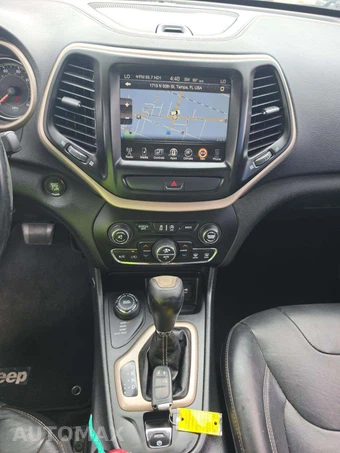 2015 Jeep Cherokee Limited – miniatura 10