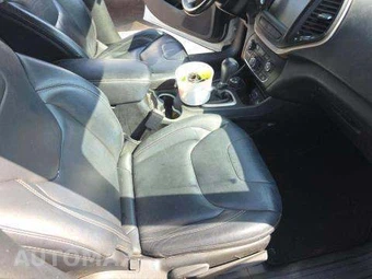 2015 Jeep Cherokee Limited – miniatura 17