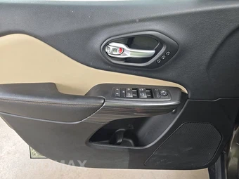 2015 Jeep Cherokee Limited – miniatura 9