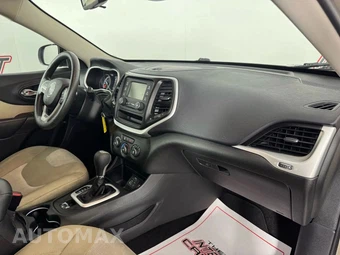 2015 Jeep Cherokee Sport - miniatura 12