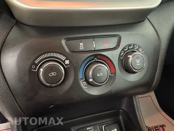 2015 Jeep Cherokee Sport - miniatura 19