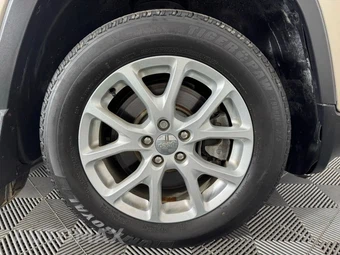 2015 Jeep Cherokee Sport - miniatura 41