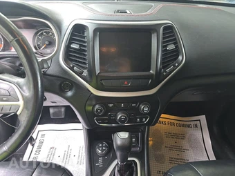 2015 Jeep Cherokee Trailhawk – miniatura 11
