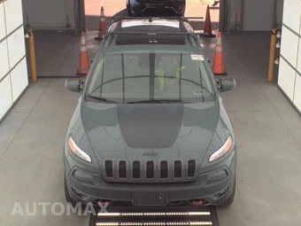 2015 Jeep Cherokee Trailhawk – miniatura 2