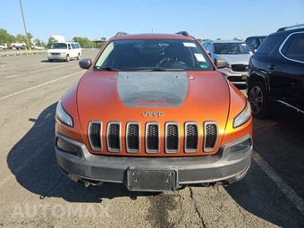 2015 Jeep Cherokee Trailhawk - miniatura 2