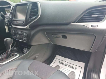 2015 Jeep Cherokee Trailhawk - miniatura 16