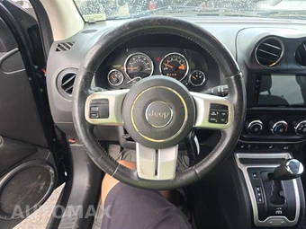2015 Jeep Compass High Altitude Edition – miniatura 10