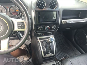 2015 Jeep Compass High Altitude Edition – miniatura 11
