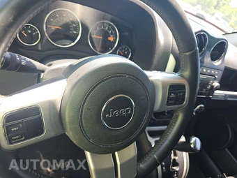 2015 Jeep Compass High Altitude Edition – miniatura 10