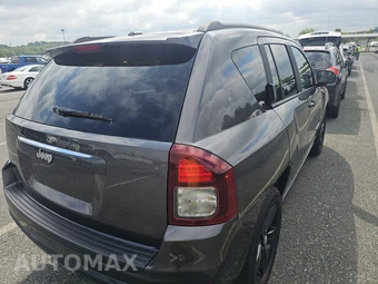 2015 Jeep Compass Latitude - miniatura 4