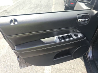 2015 Jeep Compass Latitude - miniatura 9