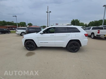 2015 Jeep Grand Cherokee Altitude Edition - miniatura 3