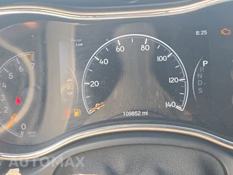 2015 Jeep Grand Cherokee Altitude Edition - miniatura 12