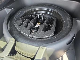 2015 Jeep Grand Cherokee Altitude Edition - miniatura 14