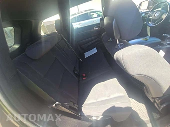 2015 Jeep Grand Cherokee Laredo - miniatura 16
