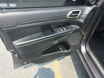 2015 Jeep Grand Cherokee Limited – miniatura 9