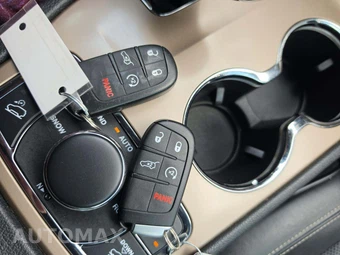 2015 Jeep Grand Cherokee Overland - miniatura 5