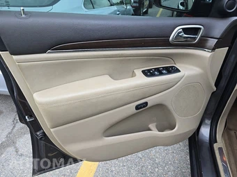 2015 Jeep Grand Cherokee Overland - miniatura 9
