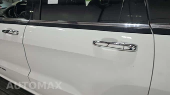 2015 Jeep Grand Cherokee Overland – miniatura 45