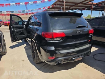 2015 Jeep Grand Cherokee SRT - miniatura 2