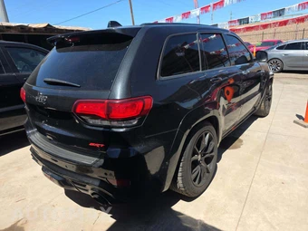 2015 Jeep Grand Cherokee SRT - miniatura 3