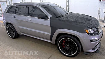 2015 Jeep Grand Cherokee SRT - miniatura 3