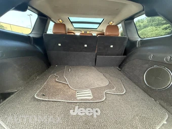 2015 Jeep Grand Cherokee Summit - miniatura 16