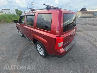 2015 Jeep Patriot Latitude - miniatura 2