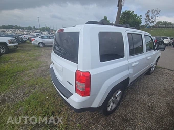 2015 Jeep Patriot Latitude – miniatura 4