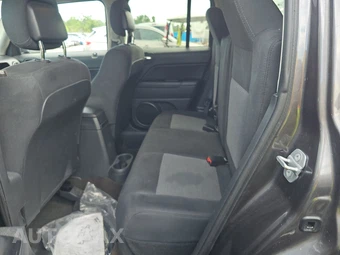 2015 Jeep Patriot Latitude – miniatura 13