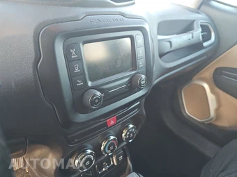 2015 Jeep Renegade Latitude - miniatura 11