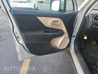 2015 Jeep Renegade Latitude - miniatura 9
