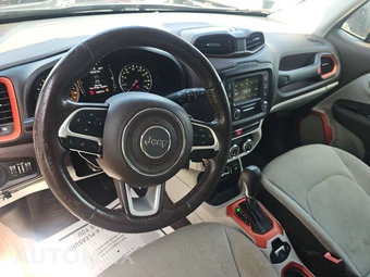2015 Jeep Renegade Latitude – miniatura 11