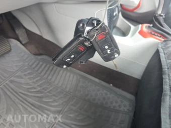 2015 Jeep Renegade Latitude – miniatura 14