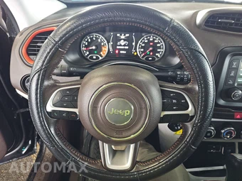 2015 Jeep Renegade Latitude – miniatura 10