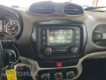 2015 Jeep Renegade Latitude – miniatura 11
