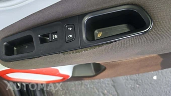 2015 Jeep Renegade Latitude – miniatura 25