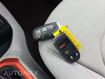 2015 Jeep Renegade Latitude – miniatura 8