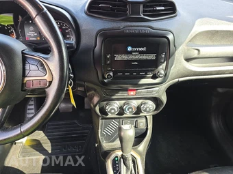 2015 Jeep Renegade Latitude – miniatura 11